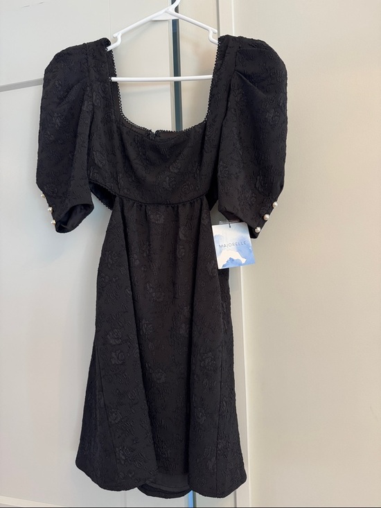 MAJORELLE Dresses & Skirts - MAJORELLE Black Jacquard Puff Sleeve Dress NWT Small